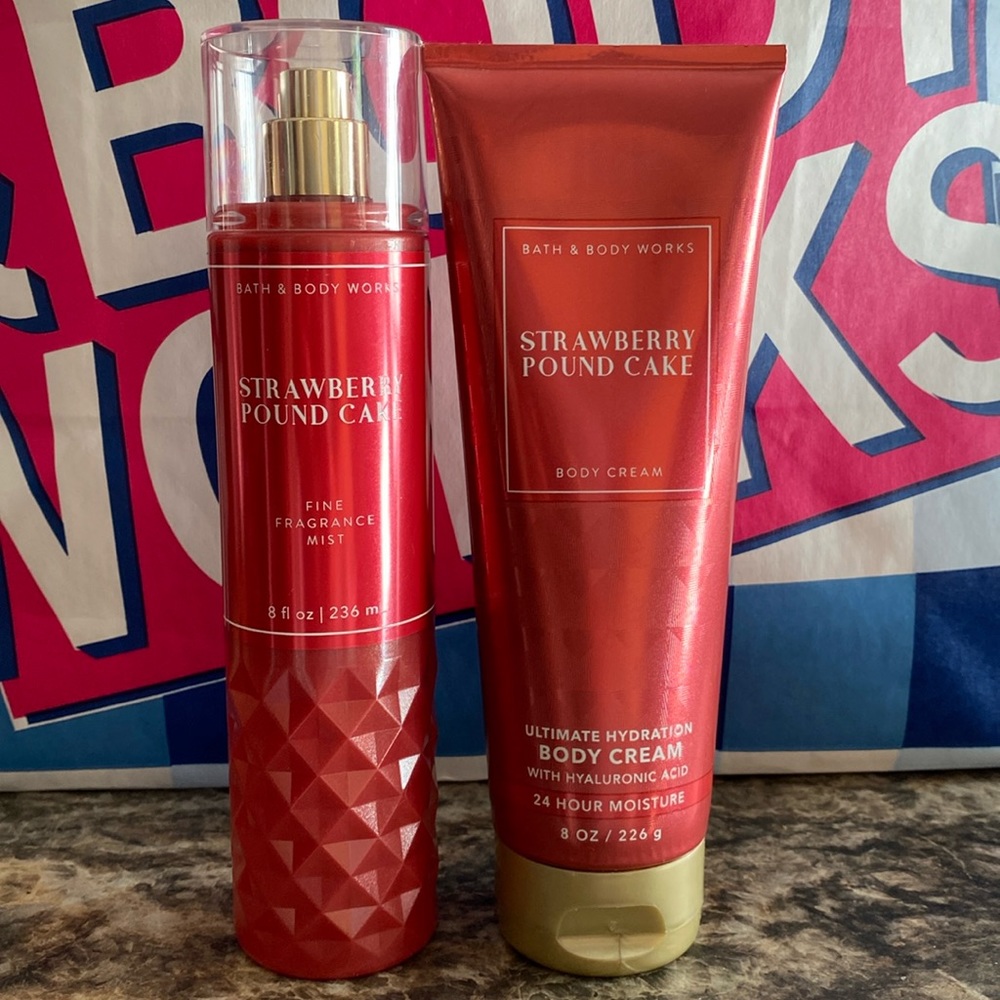 Bath & Body Works strawberry pound cake set